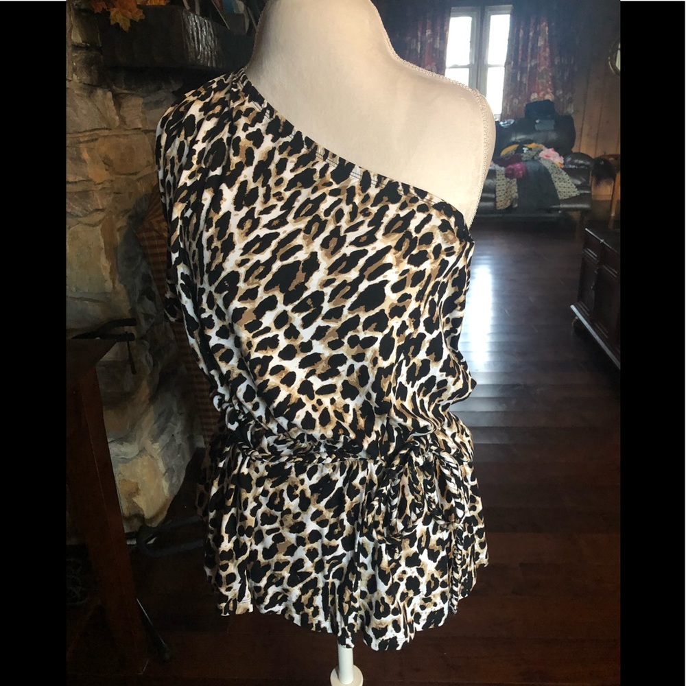 Off the shoulder leopard print top.